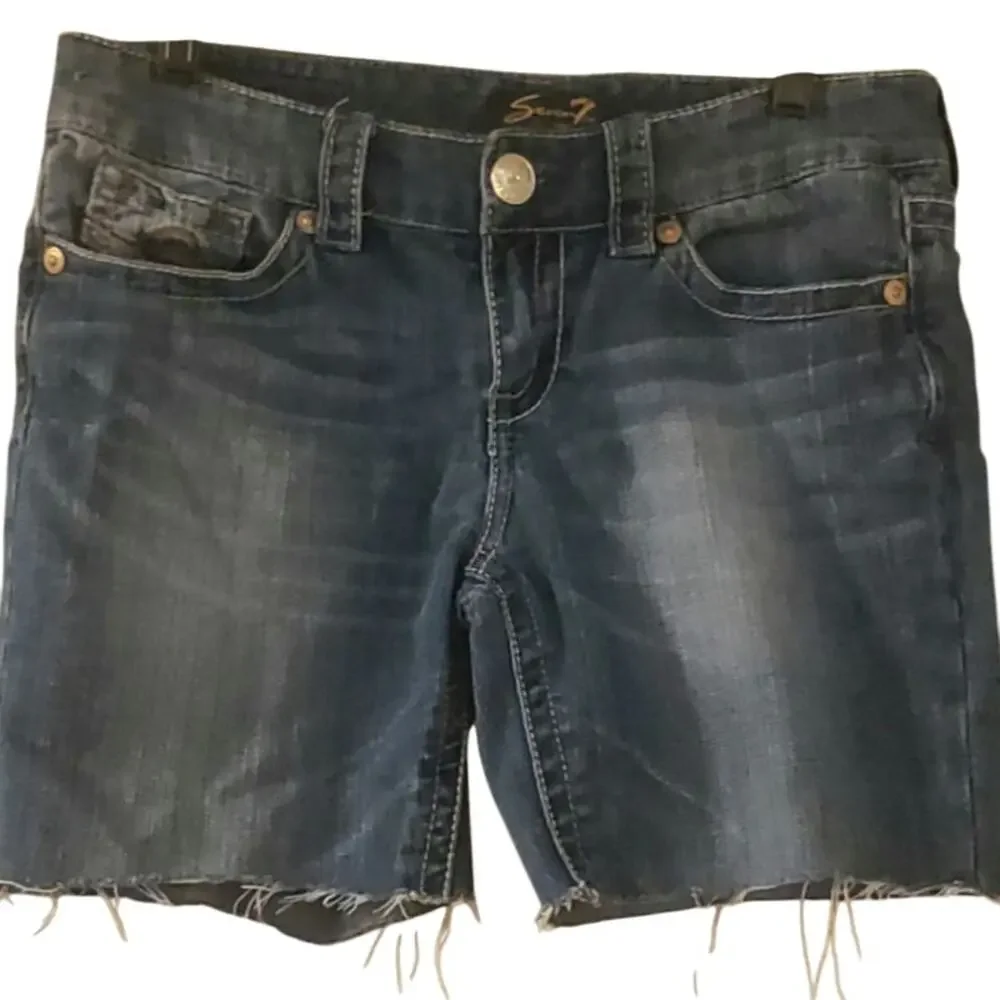 Preloved Seven7‎ jean cutoffs Size 8